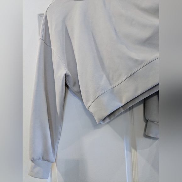 Lululemon Softstreme Perfectly Oversized Cropped Chrome Crew Sweatshirt Size 8 - Picture 7 of 14
